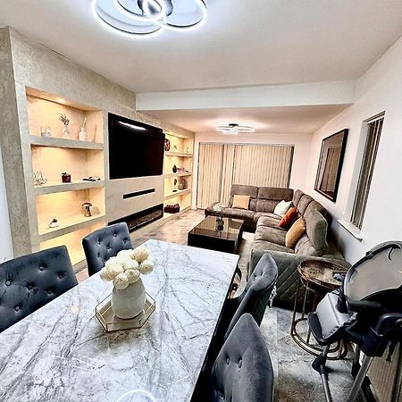 Deluxe Spacious King Size Room Hornchurch Exterior foto