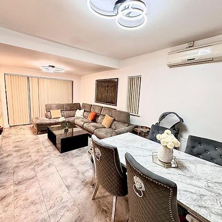 Deluxe Spacious King Size Room Hornchurch Exterior foto